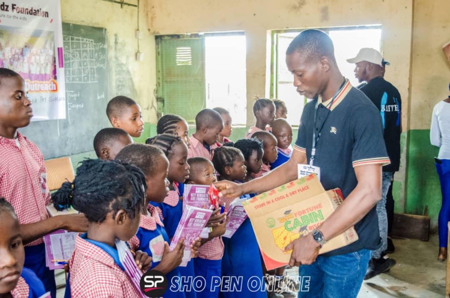 Educational outreach moment in a classroom